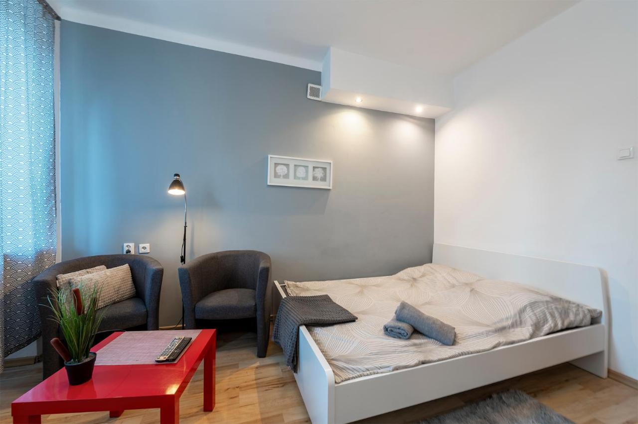 Cosy Studio In University District-Free Parking With Gate! Lodź Bagian luar foto